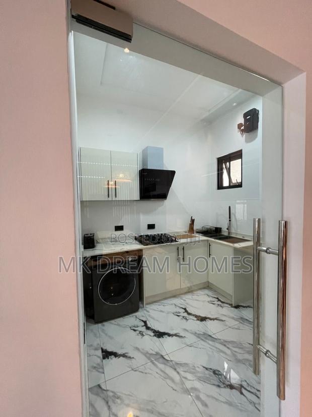 Furnished 4bdrm Mansion in School Junction for rent photo 7