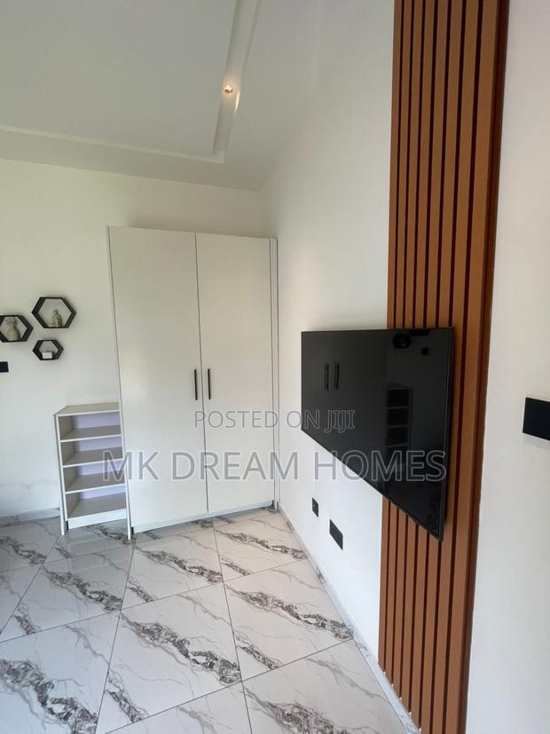 Furnished 4bdrm Mansion in School Junction for rent photo 16
