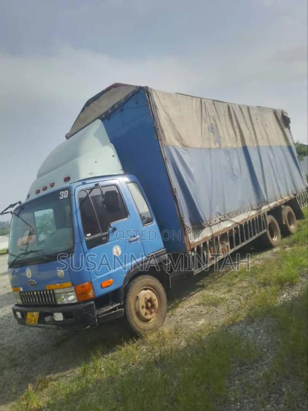 Trucks and Pickup photo 2