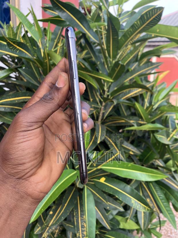 Apple iPhone 11 Pro Max 64 GB Gray photo 3