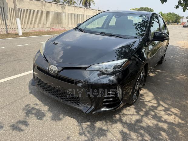 Toyota Corolla SE 4dr Sedan (1.8L 4cyl CVT) 2017 Black