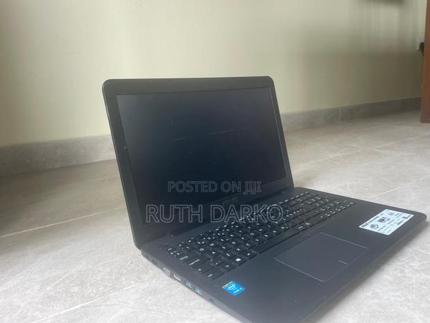 Laptop Asus X555LA 8GB Intel Core I5 HDD 1T