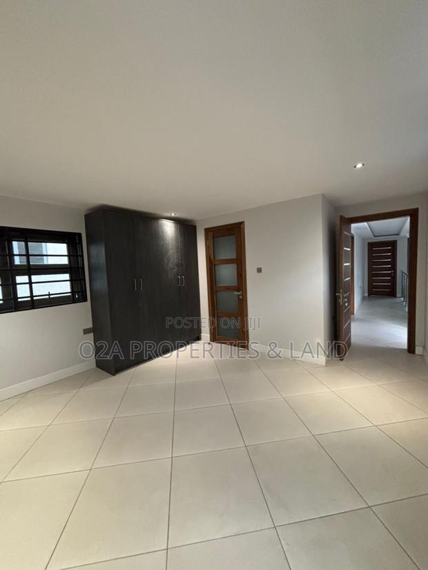 4bdrm House in East Airport for sale photo 7