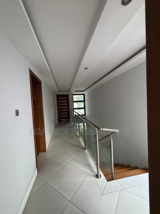 4bdrm House in East Airport for sale photo 12