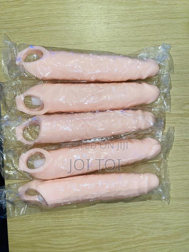 10.6 Inches Realistic Cock Sleeve · Photo 2