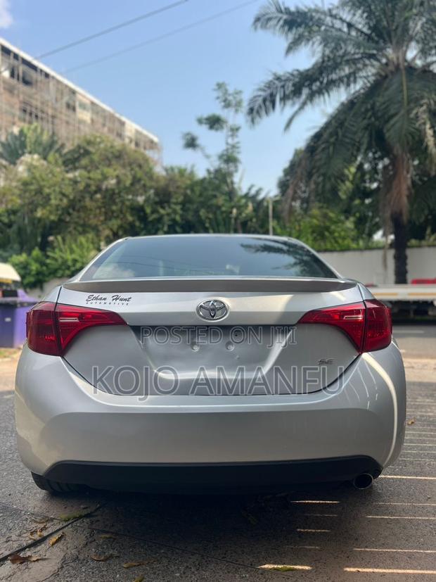 Toyota Corolla SE 4dr Sedan (1.8L 4cyl CVT) 2017 Silver