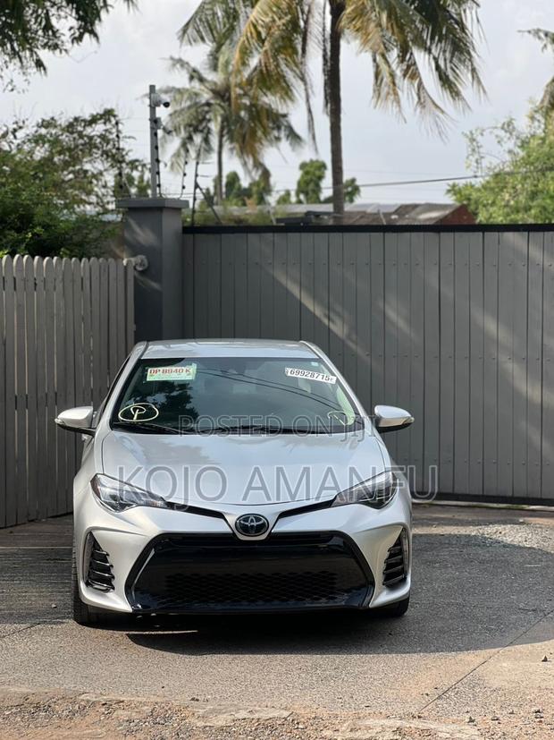 Toyota Corolla SE 4dr Sedan (1.8L 4cyl CVT) 2017 Silver