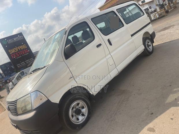 Toyota HiAce 2008 White