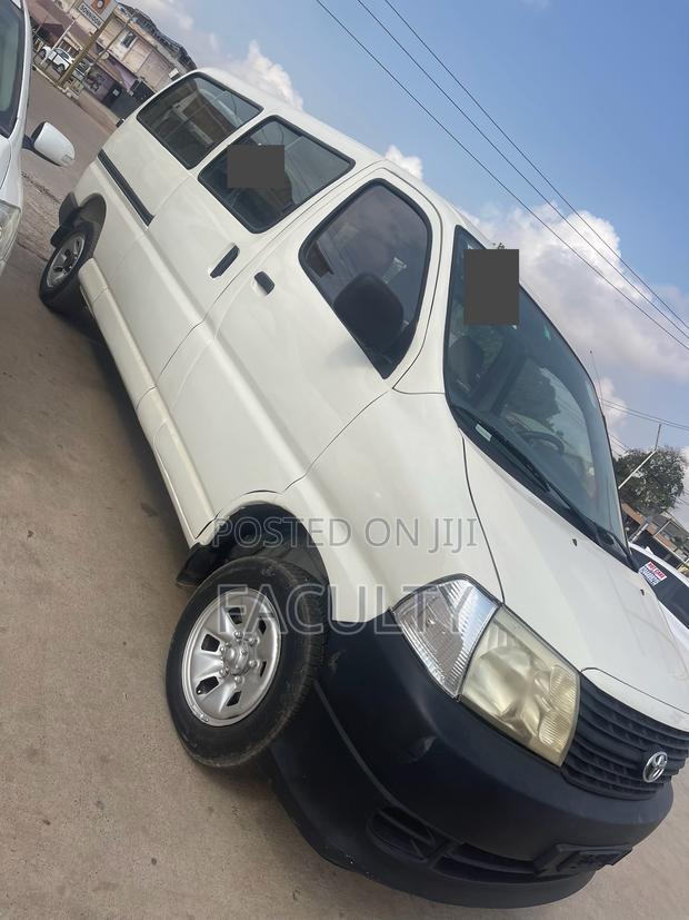 Toyota HiAce 2008 White