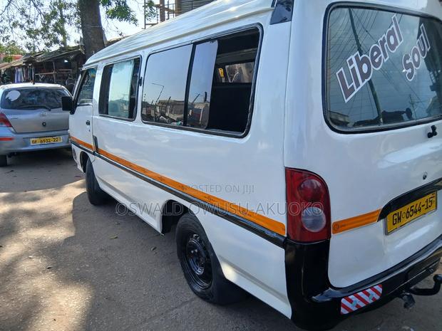 Hyundai H-100 2002 White photo 12