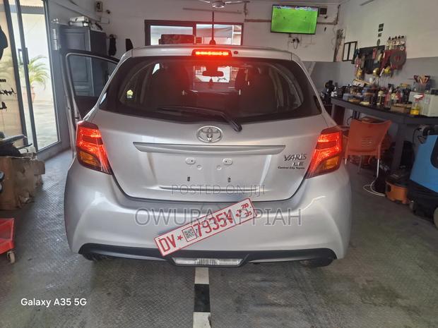 Toyota Yaris 2017 Silver
