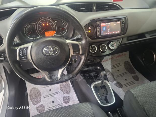 Toyota Yaris 2017 Silver