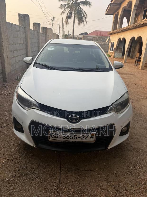 Toyota Corolla S 4dr Sedan (1.8L 4cyl CVT) 2015 White