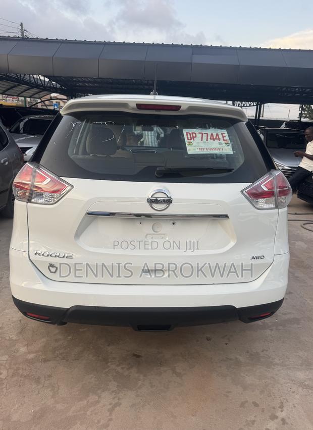 Nissan Rogue 2015 White photo 4