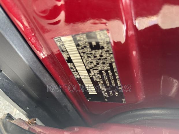 Toyota RAV4 XLE 2022 Red photo 7