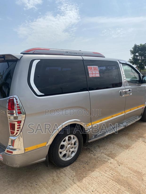 Hyundai Starex 2015 Grey photo 5
