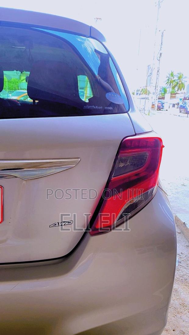 Toyota Vitz 1.3 AWD 5dr 2015 Silver