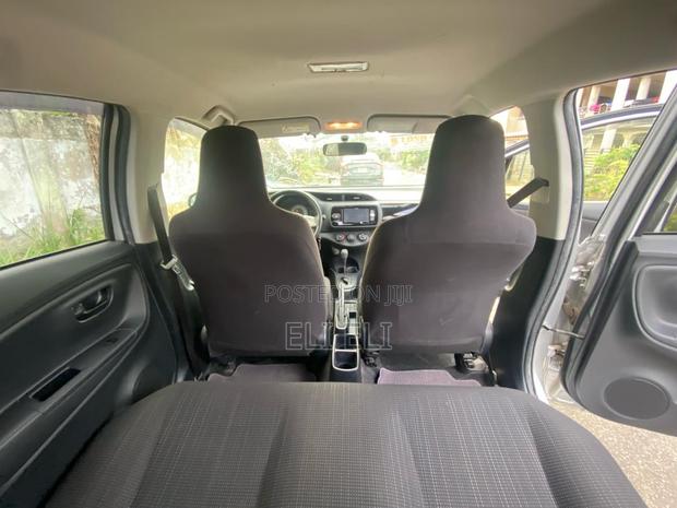 Toyota Vitz 1.3 AWD 5dr 2015 Silver