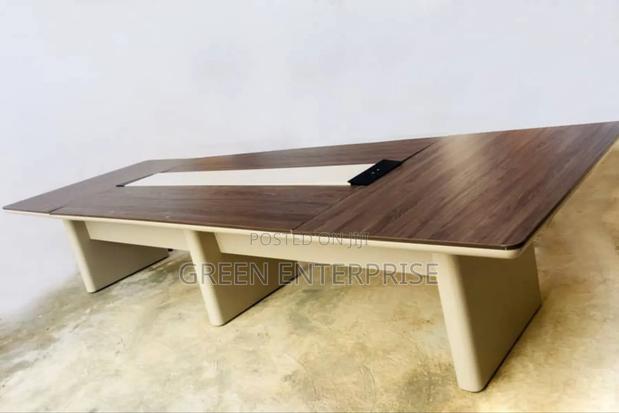 A Classic 15-Seater Conference Table