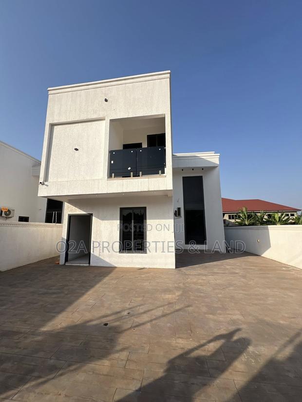 4bdrm House in Ashaley Botwe, Lake Side Estate for rent photo 2