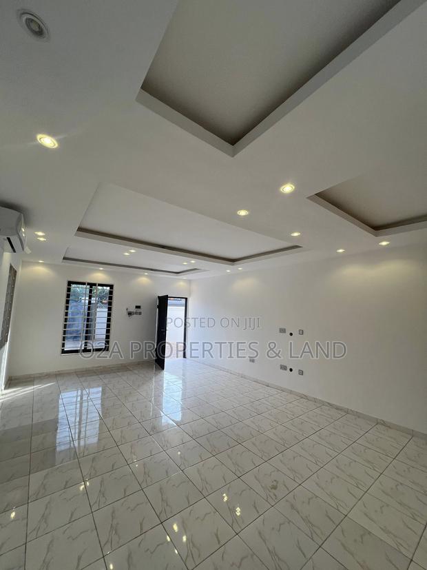 4bdrm House in Ashaley Botwe, Lake Side Estate for rent photo 4