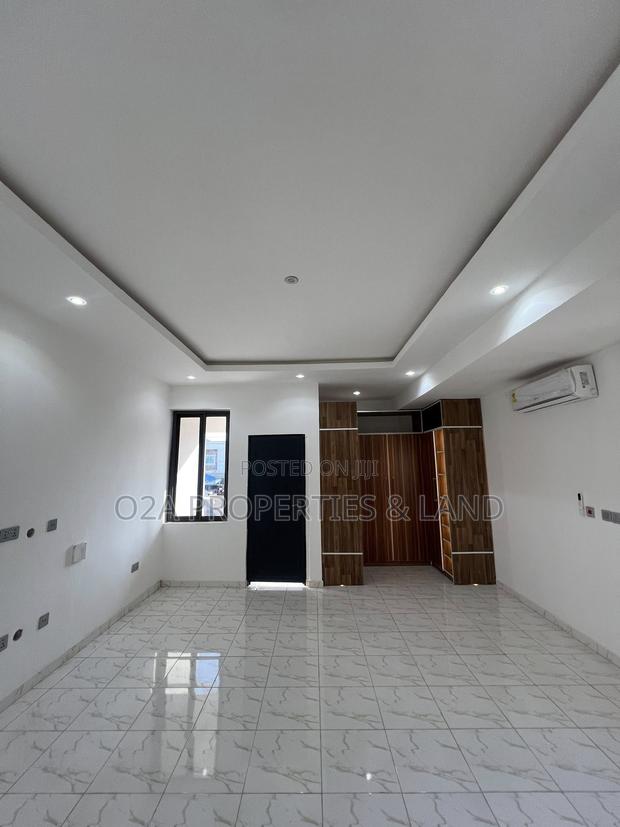 4bdrm House in Ashaley Botwe, Lake Side Estate for rent photo 8
