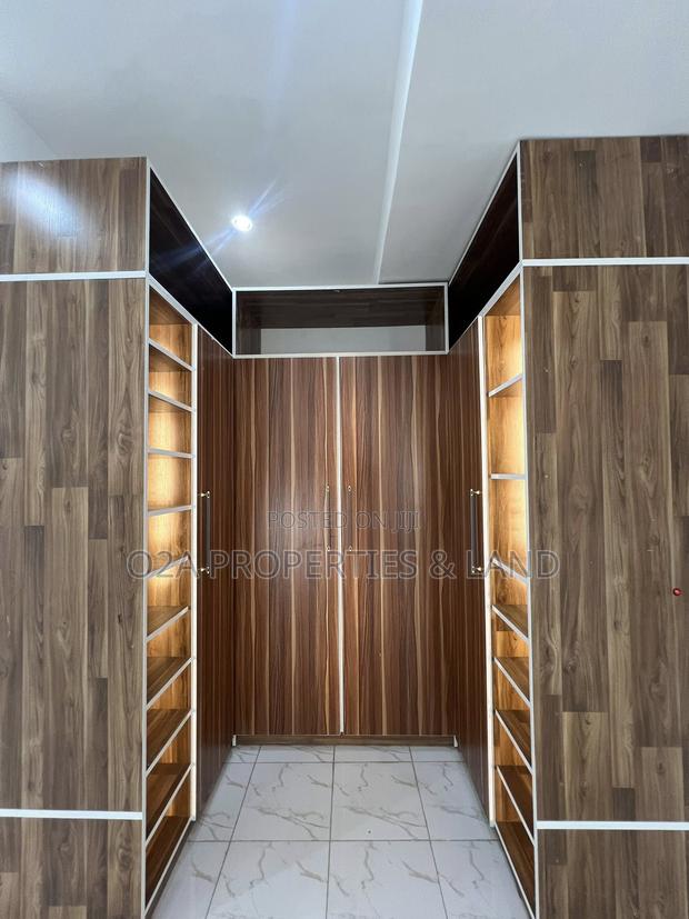 4bdrm House in Ashaley Botwe, Lake Side Estate for rent photo 11