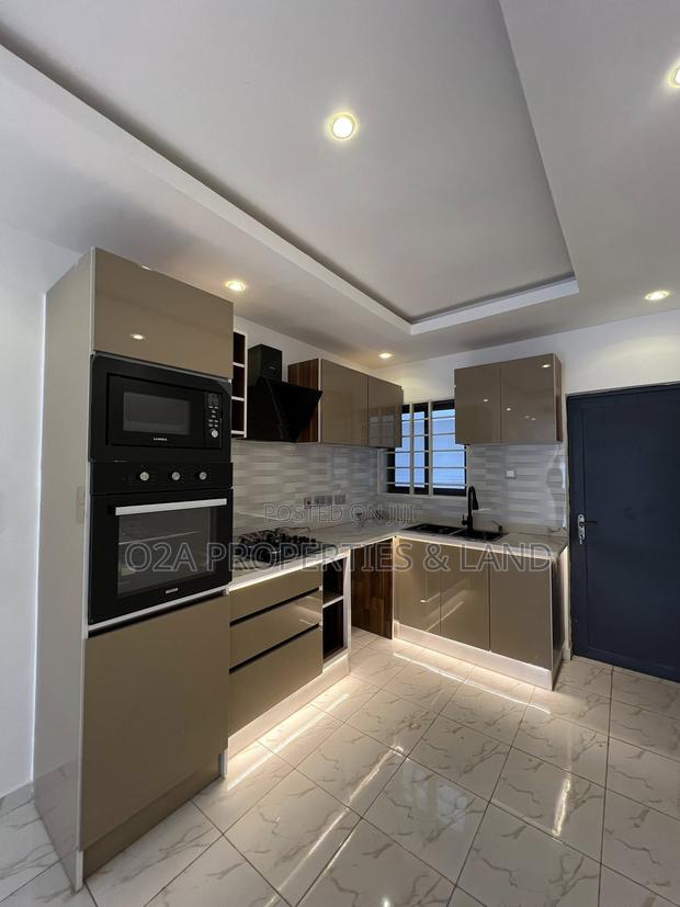 4bdrm House in Ashaley Botwe, Lake Side Estate for rent photo 12