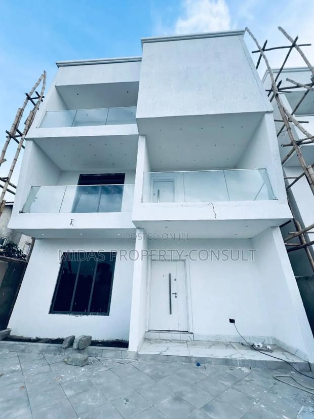 5bdrm House in Adjiringanor, Adjiriganor for sale photo 2