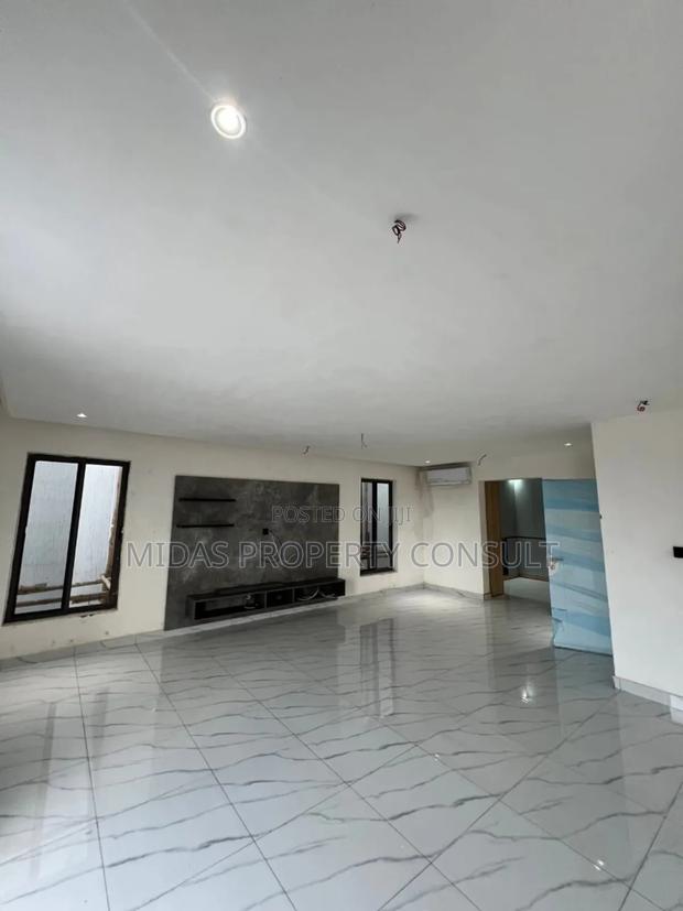 5bdrm House in Adjiringanor, Adjiriganor for sale photo 12