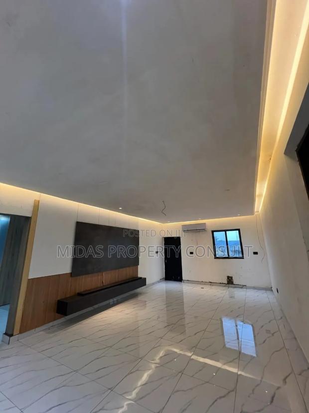 5bdrm House in Adjiringanor, Adjiriganor for sale photo 17