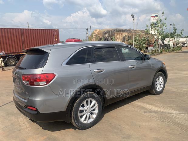 Kia Sorento 4dr SUV 2016 Gray