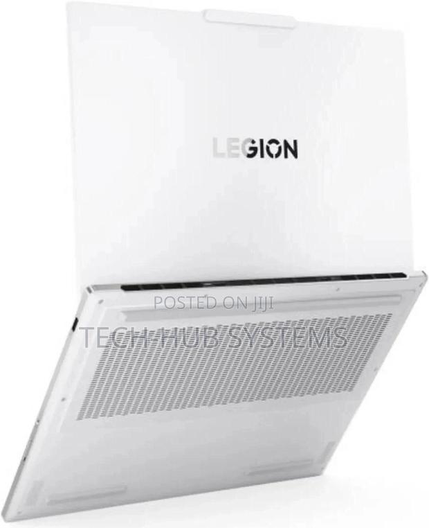 New Laptop Lenovo Legion 7 32GB Intel Core Ultra 9 SSD 1T