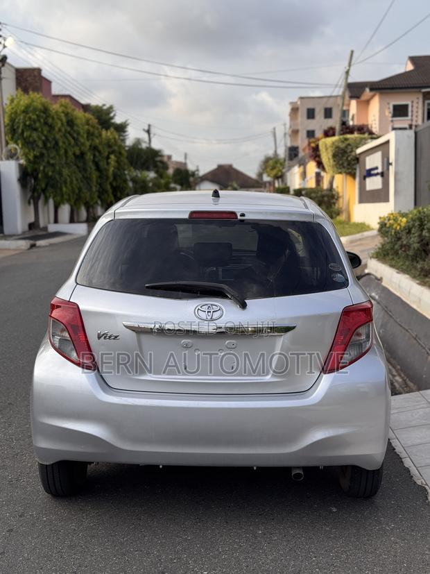 Toyota Vitz 1.3 AWD 5dr 2012 Silver