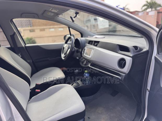 Toyota Vitz 1.3 AWD 5dr 2012 Silver