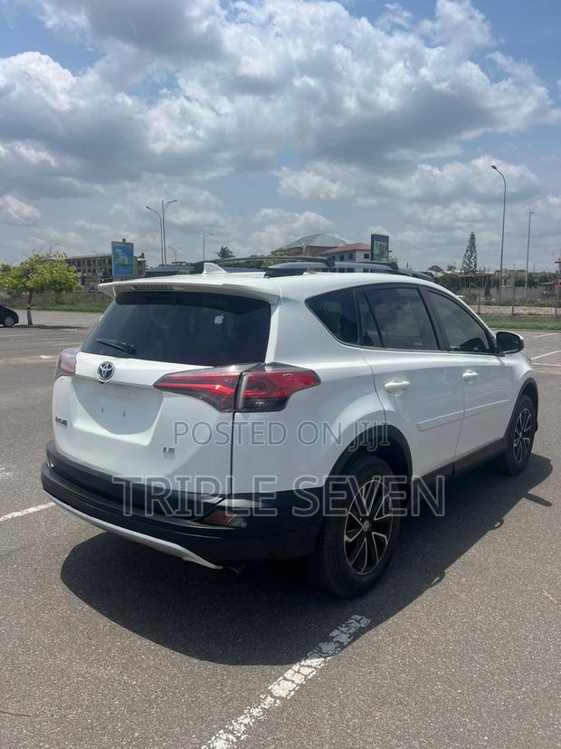 Toyota RAV4 2018 White