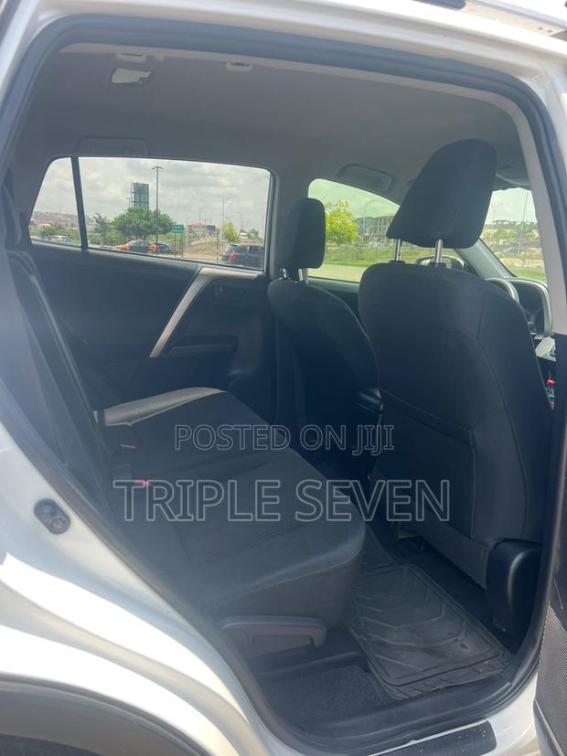 Toyota RAV4 2018 White