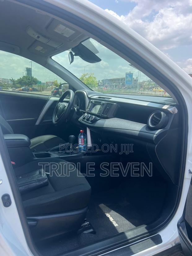 Toyota RAV4 2018 White