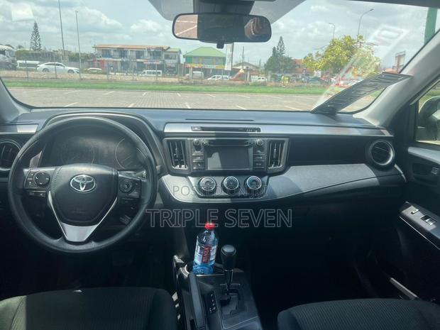 Toyota RAV4 2018 White