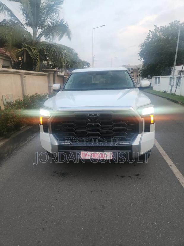 Toyota Tundra Limited Double Cab 6.5' Bed 2024 White · Photo 2