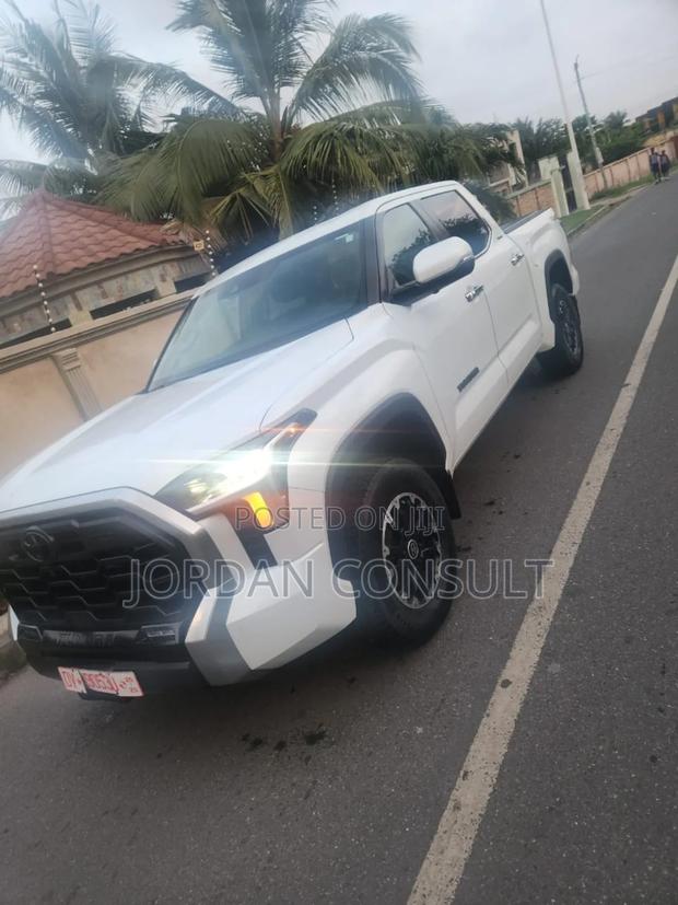 Toyota Tundra Limited Double Cab 6.5' Bed 2024 White · Photo 4