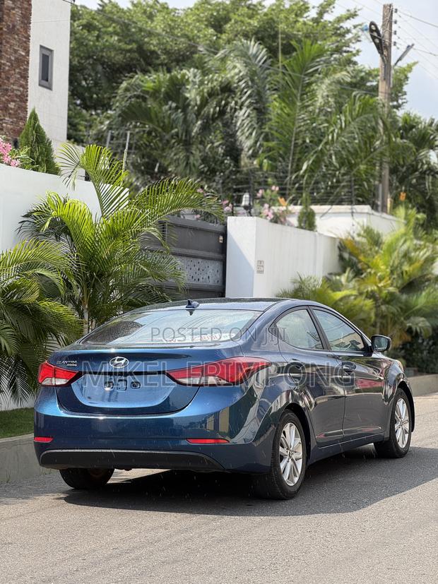 Hyundai Elantra SE Sedan FWD (1.8L 4cyl 6A) 2016 Blue