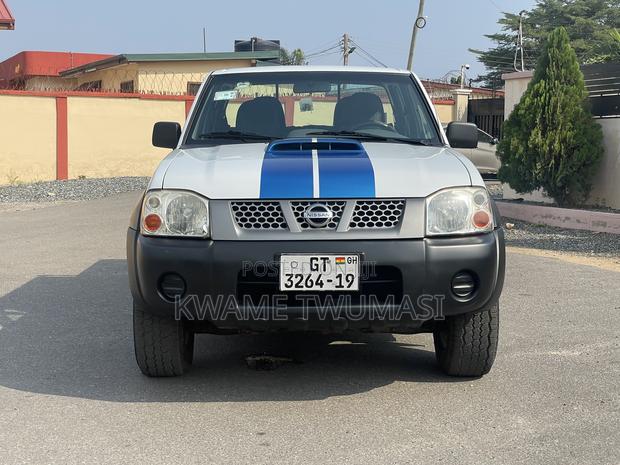 Nissan Hardbody 2019 White