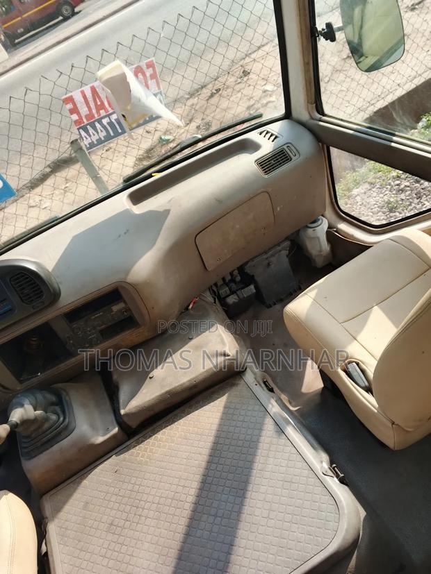 Toyota Coaster 2018 White photo 3