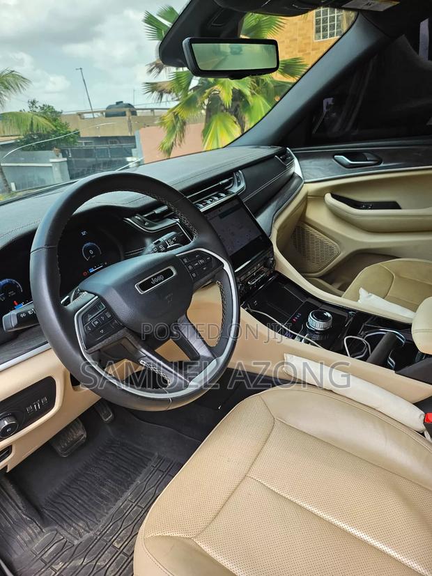 Jeep Grand Cherokee L Limited 4WD 2024 Black