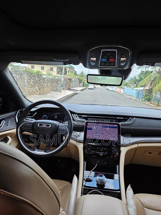 Jeep Grand Cherokee L Limited 4WD 2024 Black