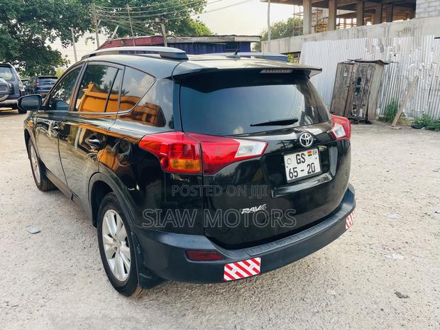 Toyota RAV4 Limited 4dr SUV (2.5L 4cyl 6A) 2015 Black