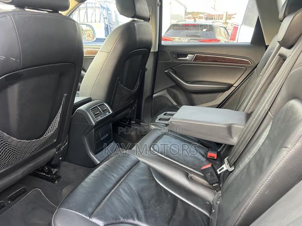 Audi Q5 2.0T Premium AWD quattro 2016 Gray