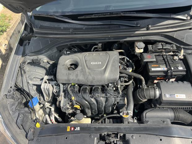 Hyundai Avante 2017 Matt Black