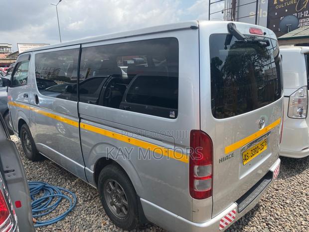Toyota HiAce 2012 Silver